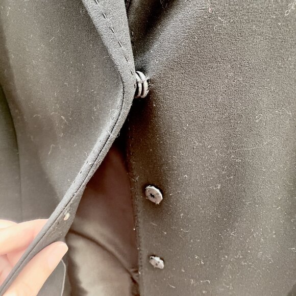 TAHARI Arthur S. Levine black hidden snap coat (12/14) - Picture 10 of 14